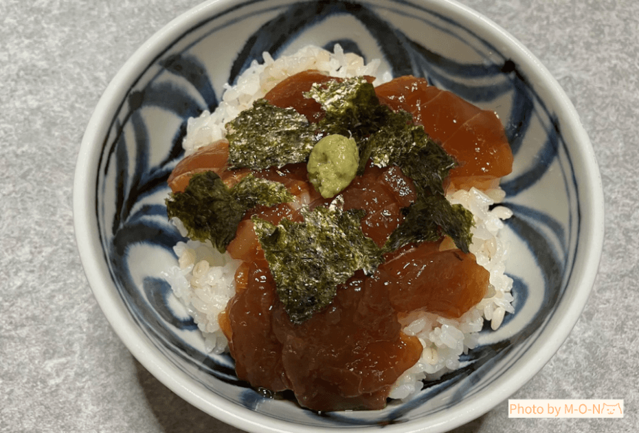 APホールディングス優待のマグロ醤油漬け丼(海苔・わさび追加)